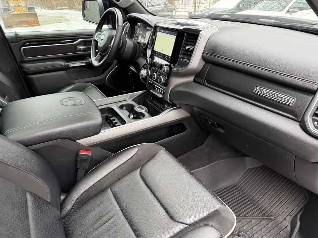 Dodge RAM 1500 Laramie Pick-Up 4x4 5.7 V8 07/2022-photo-21
