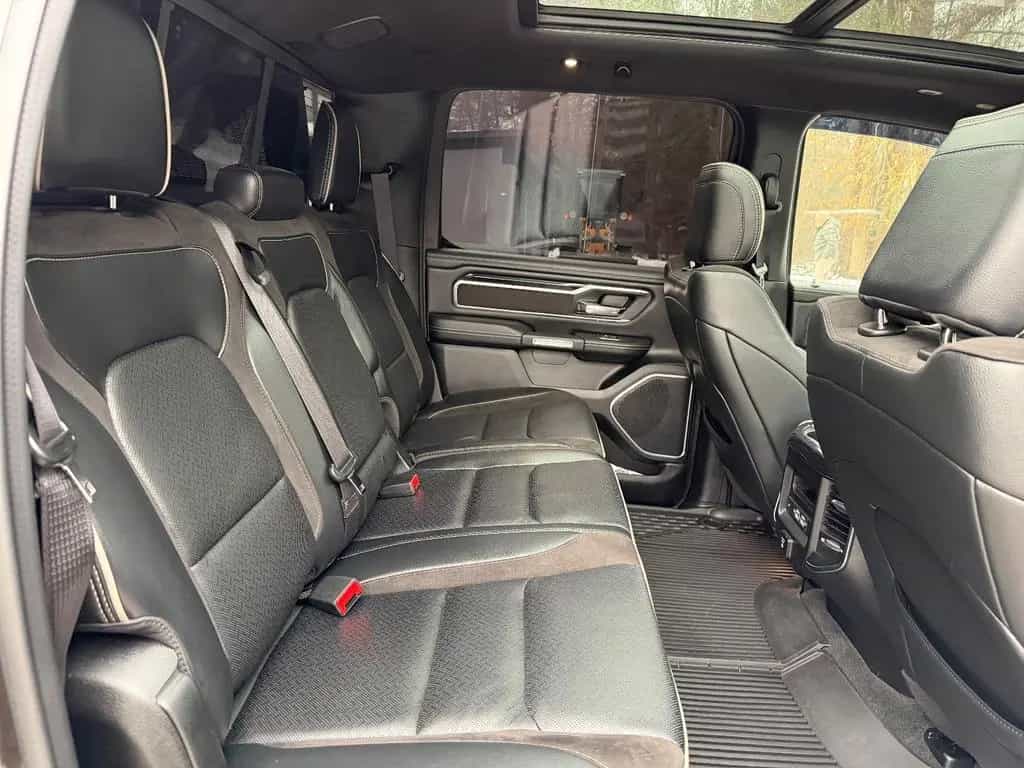 Dodge RAM 1500 Laramie Pick-Up 4x4 5.7 V8 07/2022-photo-25