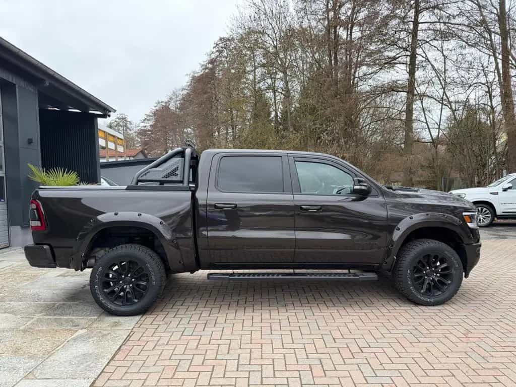 Dodge RAM 1500 Laramie Pick-Up 4x4 5.7 V8 07/2022-photo-3