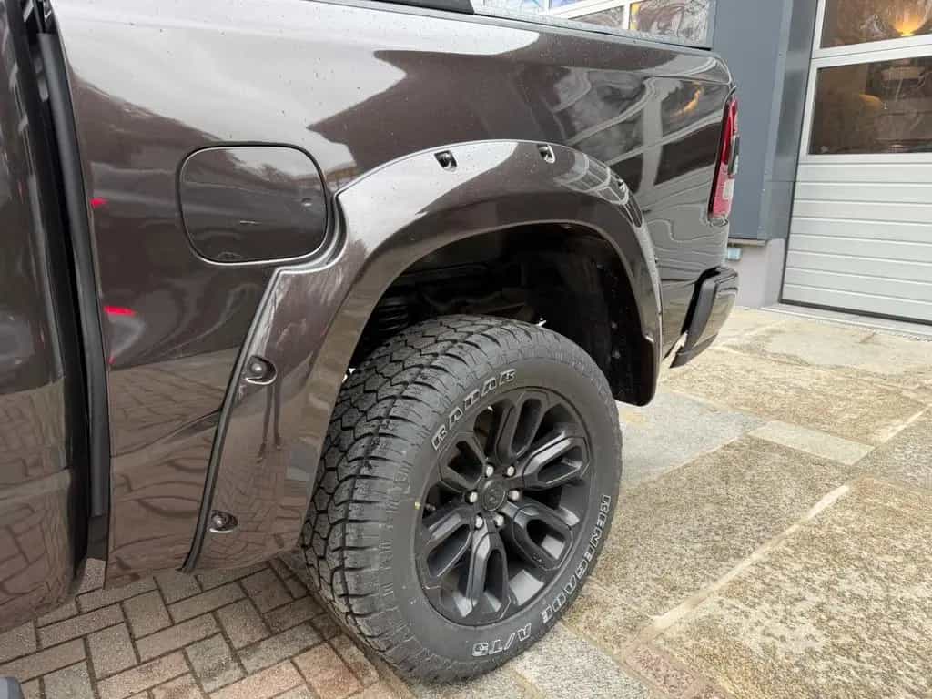 Dodge RAM 1500 Laramie Pick-Up 4x4 5.7 V8 07/2022-photo-9