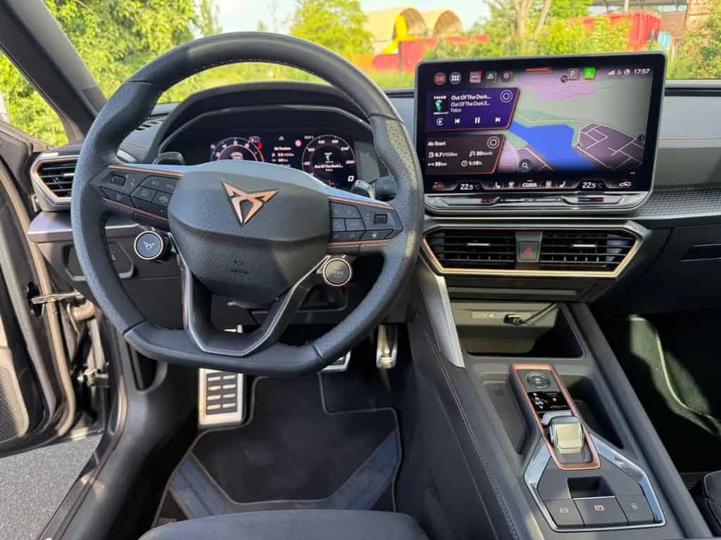 Cupra Leon ST 1.5 eTSI 110kW DSG-PANO/MATRIX/DCC/SOUND 03/2025-photo-11