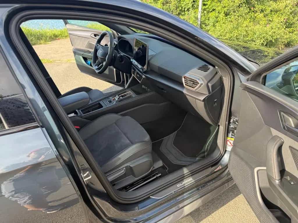 Cupra Leon ST 1.5 eTSI 110kW DSG-PANO/MATRIX/DCC/SOUND 03/2025-photo-8