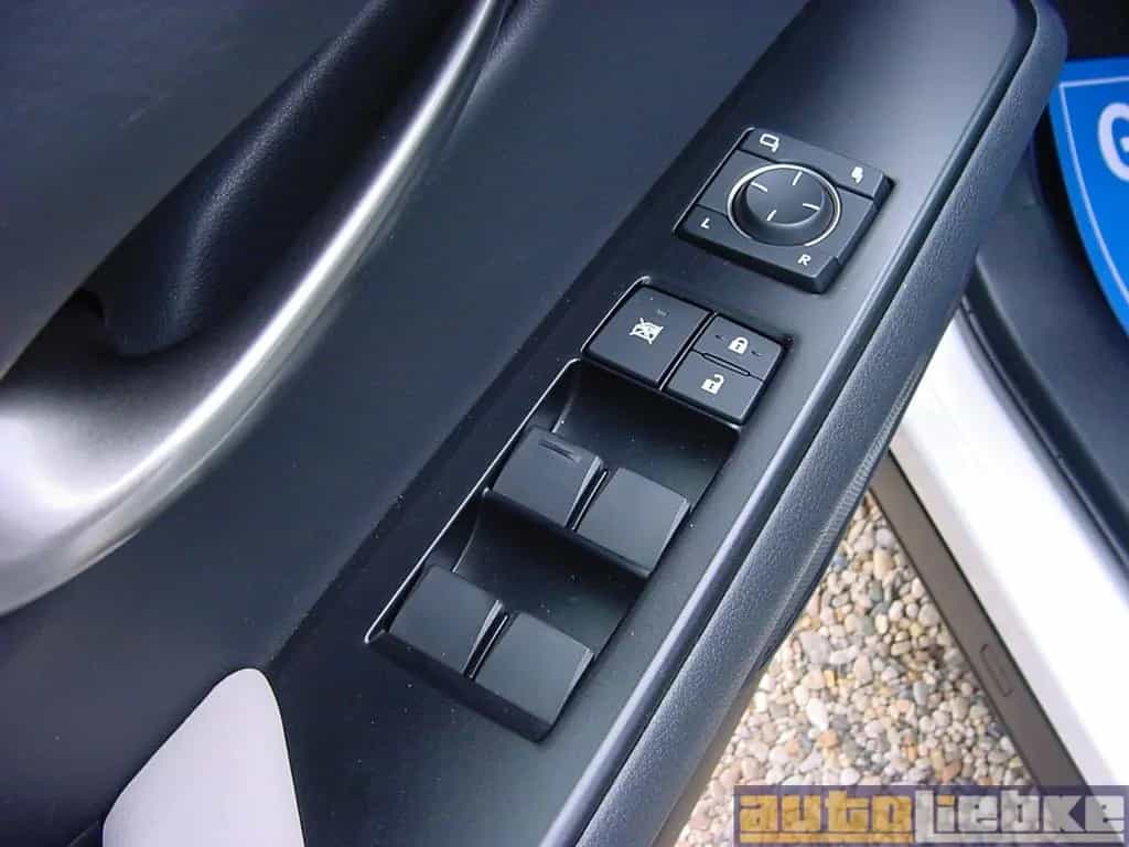 Lexus UX 250h HYBRID AUT,LED,NAVI,KAM,LR-/SHZ,1.HD,SH! 07/2019-photo-21