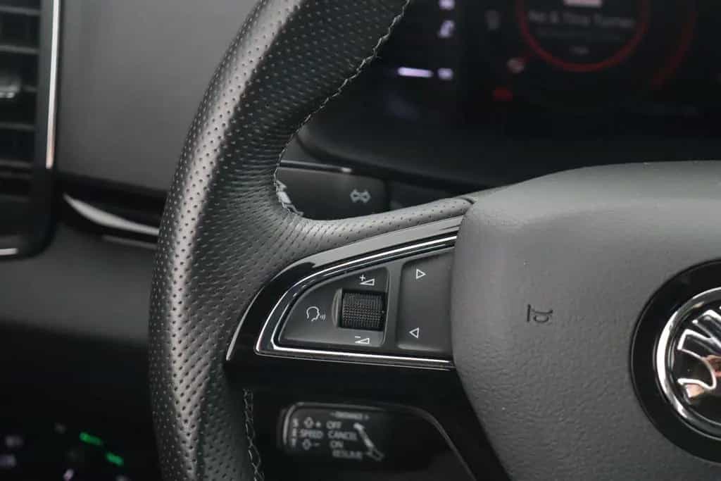 Skoda Karoq SPORTLINE 1.5TSI PREMIUM-LED+LENKRADHZ uvm 12/2018-photo-15