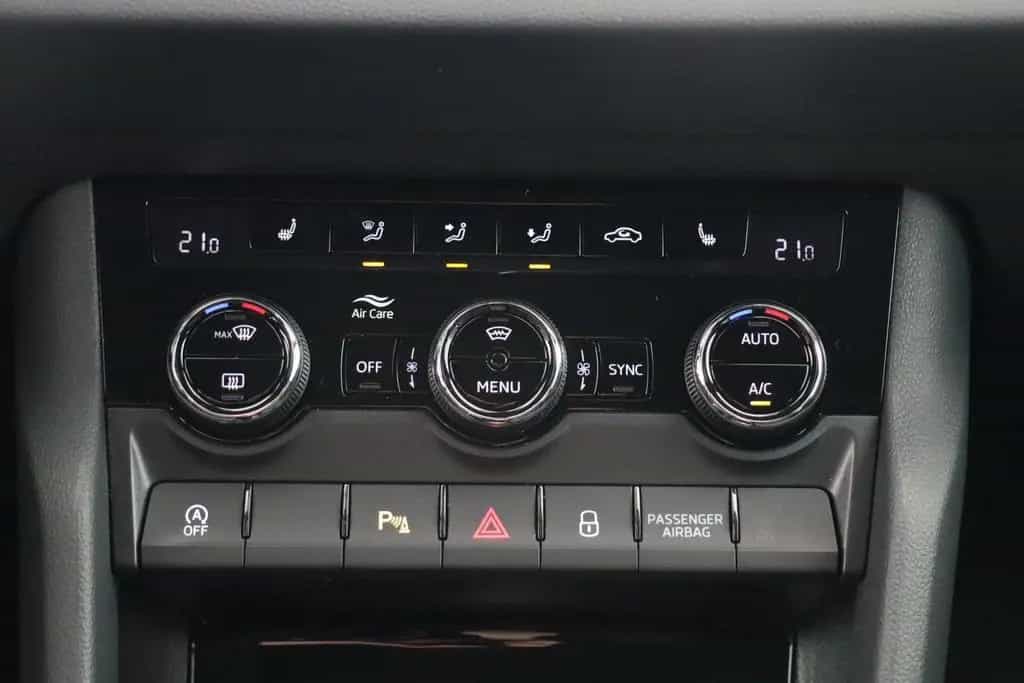 Skoda Karoq SPORTLINE 1.5TSI PREMIUM-LED+LENKRADHZ uvm 12/2018-photo-22