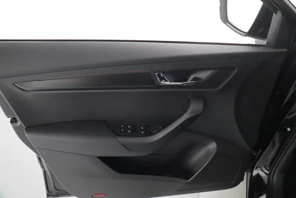 Skoda Karoq SPORTLINE 1.5TSI PREMIUM-LED+LENKRADHZ uvm 12/2018-photo-9