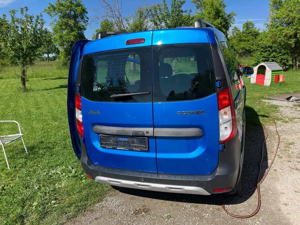 Dacia Dokker TCe 115 Stepway 85 kW 153.000 km 04/2015-photo-1