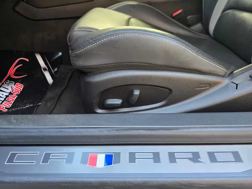 Chevrolet Camaro 6.2 V8°Bose°HUD°Ambiente°DAB°RFK°TWA°Shzg 05/2017-photo-11