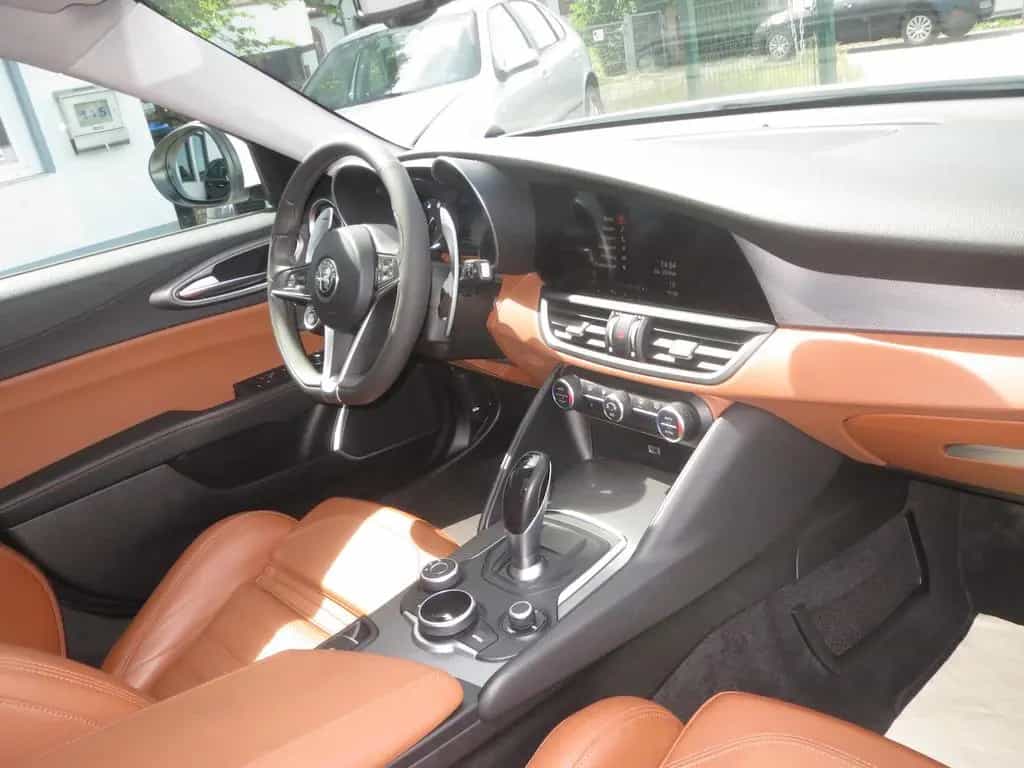 Alfa Romeo Giulia Veloce Q4*PANO*LEDER*ACC*LED*PDC*KAMERA 05/2018-photo-14