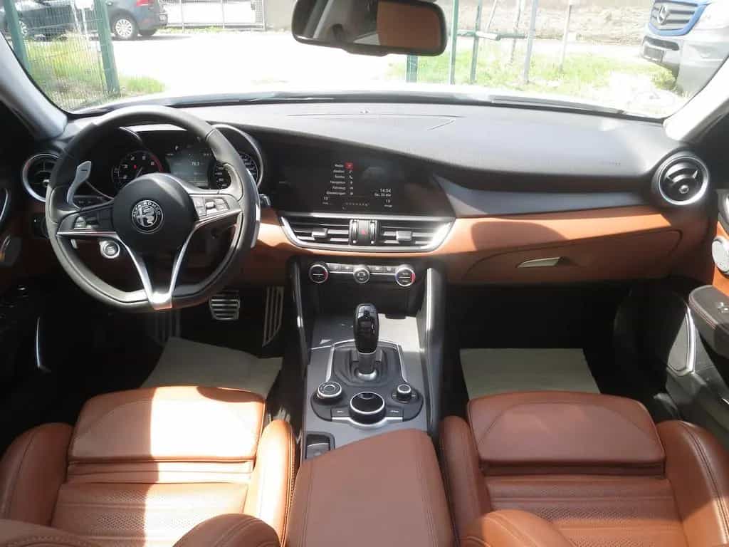 Alfa Romeo Giulia Veloce Q4*PANO*LEDER*ACC*LED*PDC*KAMERA 05/2018-photo-16
