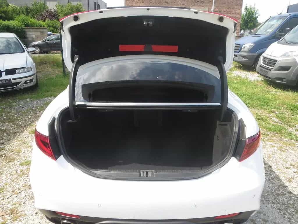 Alfa Romeo Giulia Veloce Q4*PANO*LEDER*ACC*LED*PDC*KAMERA 05/2018-photo-19
