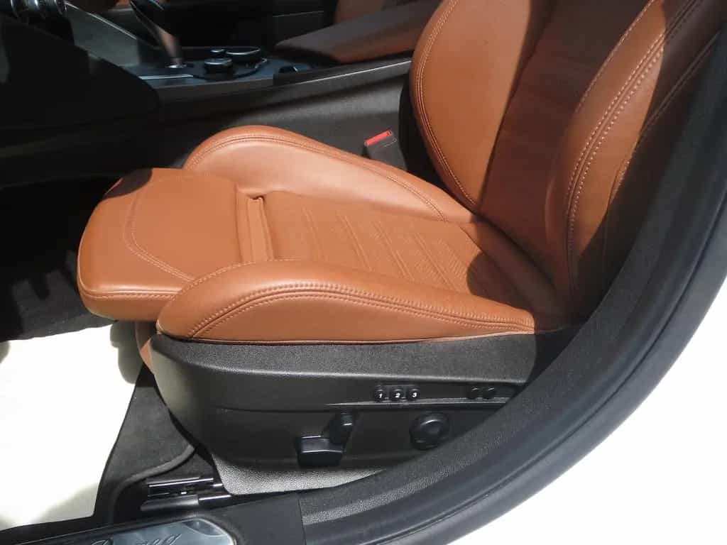 Alfa Romeo Giulia Veloce Q4*PANO*LEDER*ACC*LED*PDC*KAMERA 05/2018-photo-21