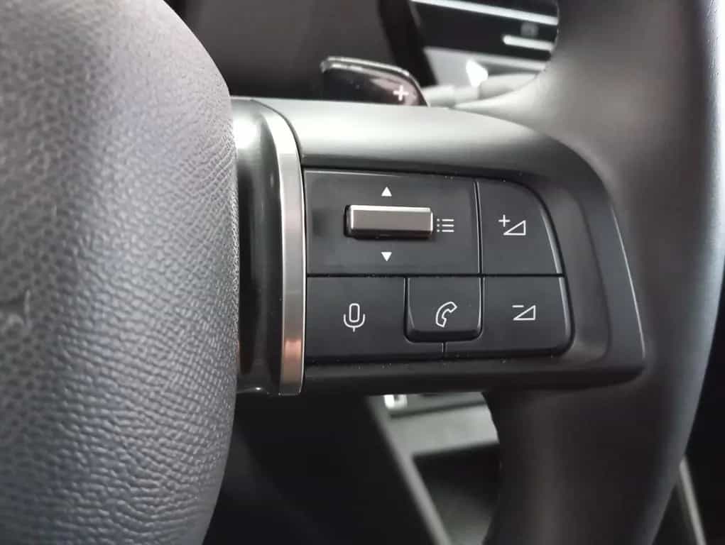 Citroën C4 Limo / LED / Automatik / Ganzjahr / Navi 01/2024-photo-5