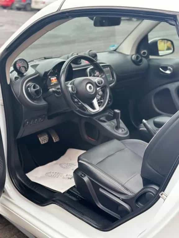 Smart ForTwo fortwo cabrio Brabus 04/2018-photo-10