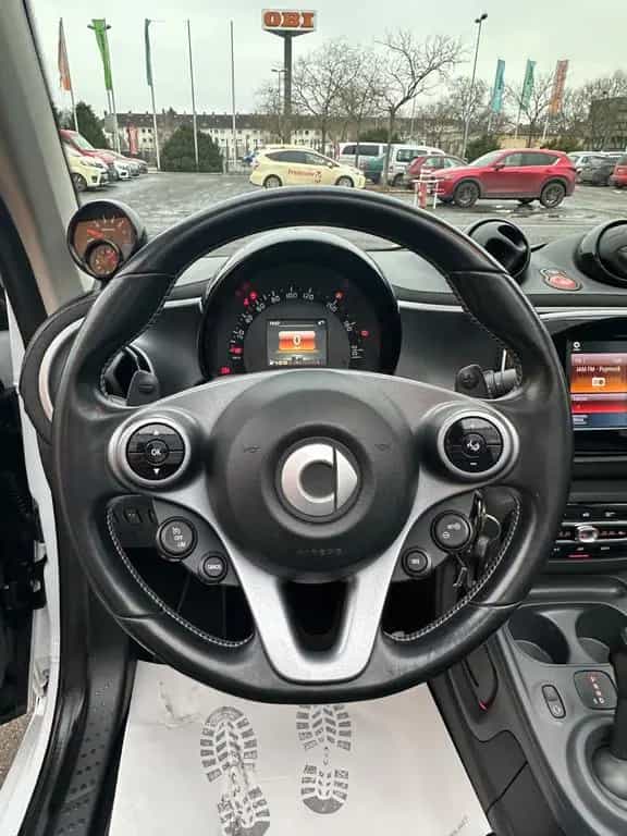 Smart ForTwo fortwo cabrio Brabus 04/2018-photo-13