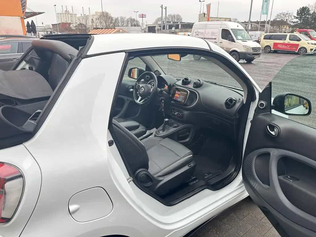 Smart ForTwo fortwo cabrio Brabus 04/2018-photo-18