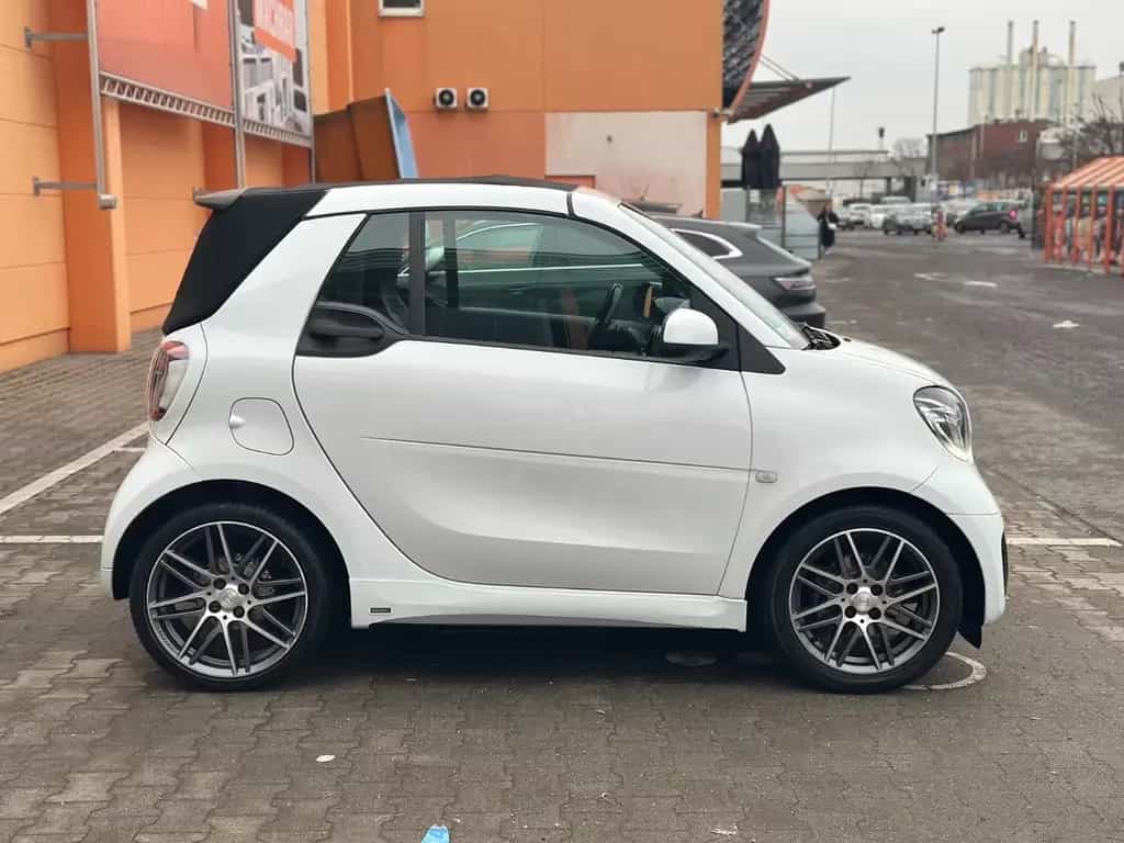 Smart ForTwo fortwo cabrio Brabus 04/2018-photo-3
