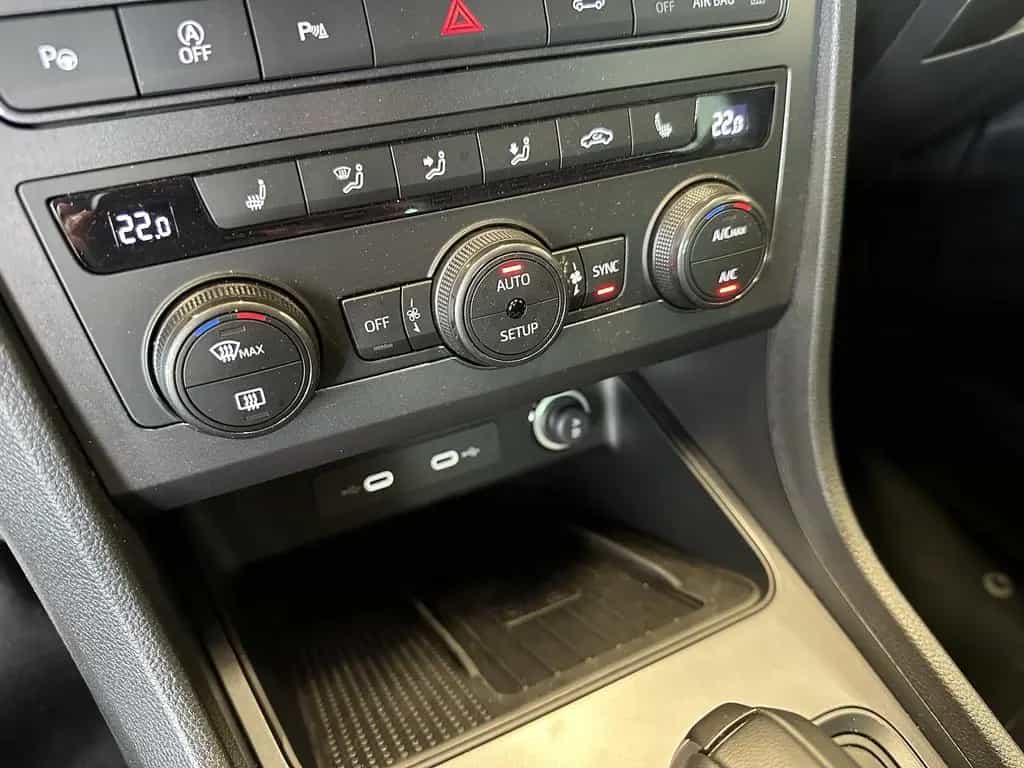 Cupra Ateca 2.0TSI DSG 4Drive Pano AHK Assist XL 19´´ 03/2025-photo-15