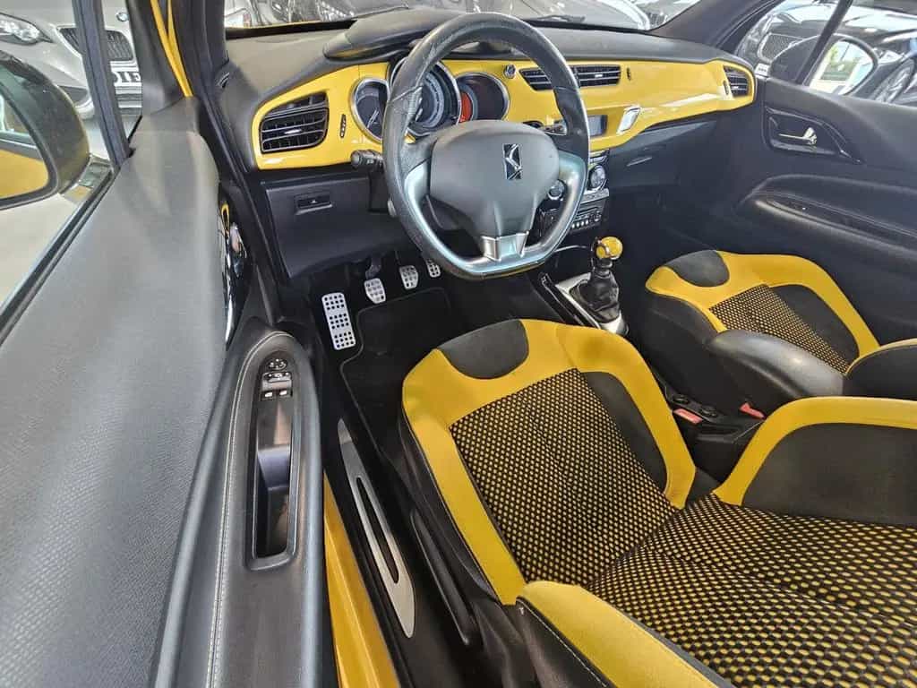 Citroën DS3 SportChic 04/2010-photo-11