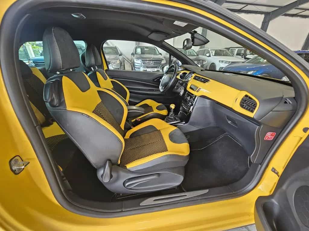Citroën DS3 SportChic 04/2010-photo-14