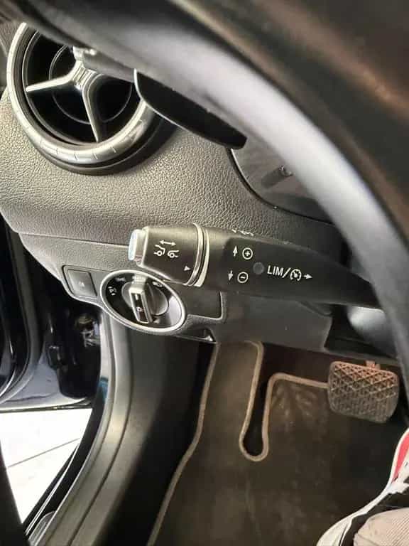 Mercedes-Benz CLA 180 Autom  Standhz. Distronic facelift Xenon 12/2018-photo-27
