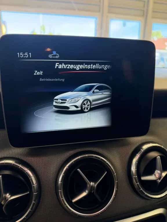Mercedes-Benz CLA 180 Autom  Standhz. Distronic facelift Xenon 12/2018-photo-32