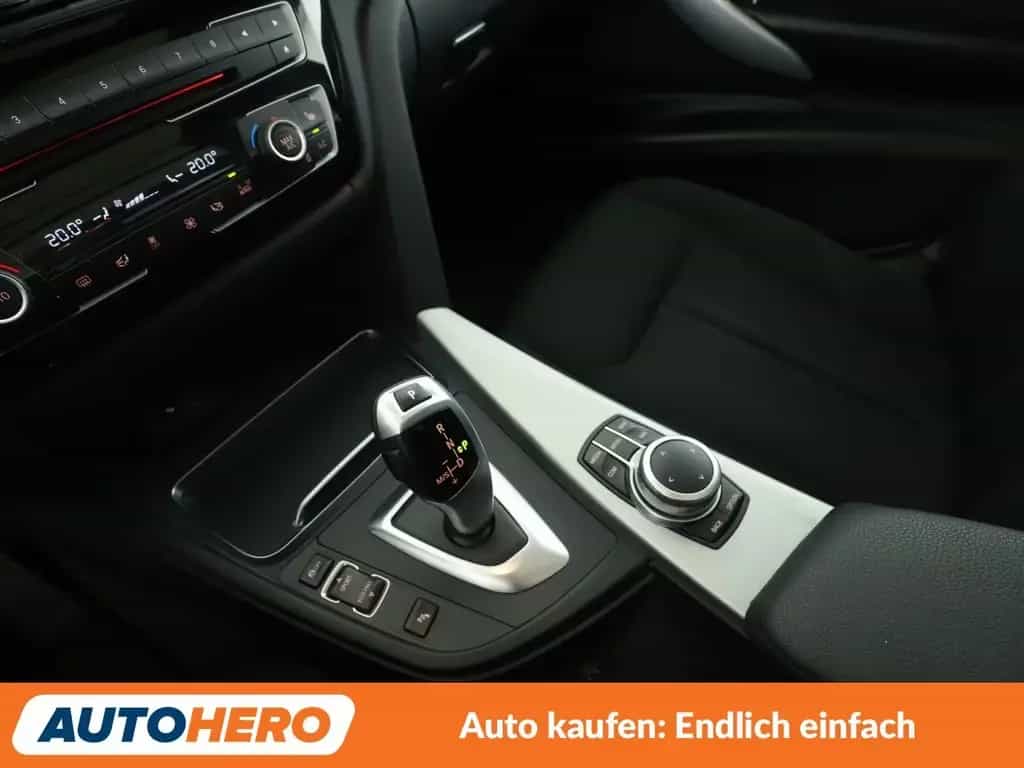 BMW 320 i Advantage Aut.*LED*NAVI*TEMPO*PDC*SHZ* 09/2019-photo-25