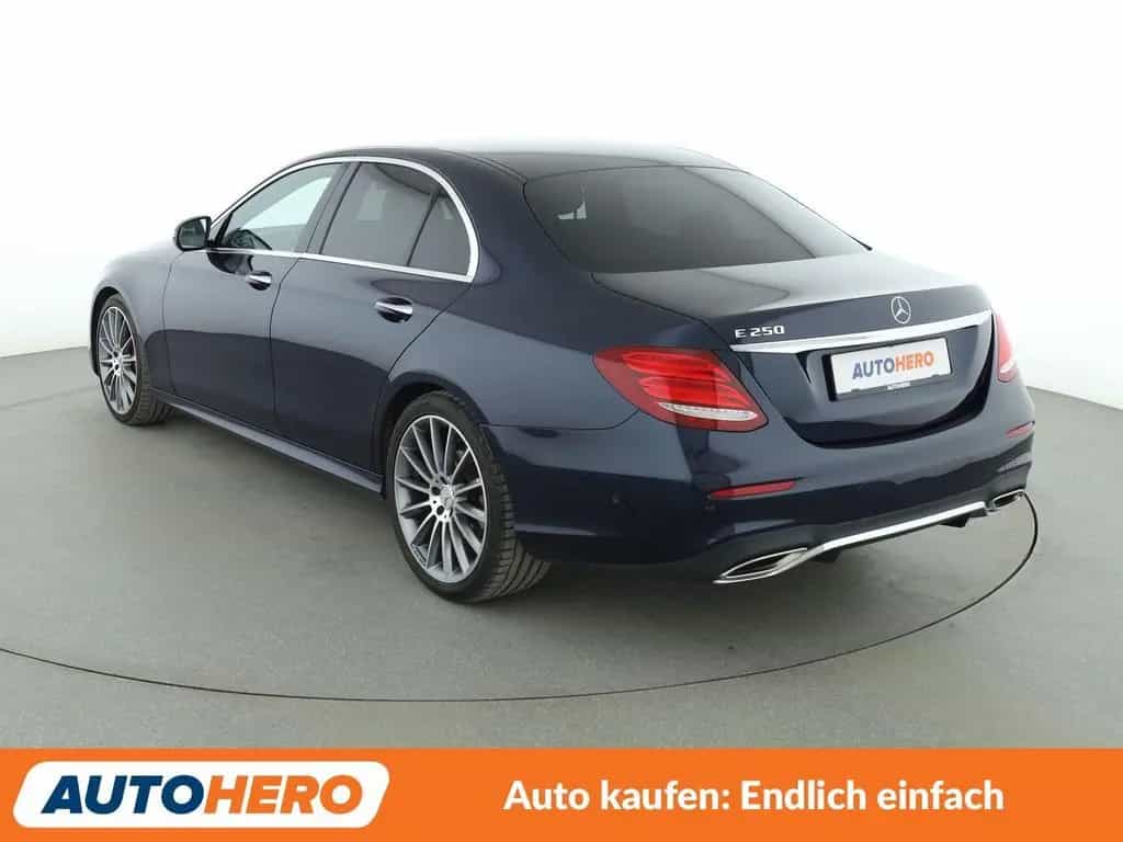 Mercedes-Benz E 250 AMG Line Aut.*LED*BURMESTER*CAM*SHZ*PDC* 08/2017-photo-3