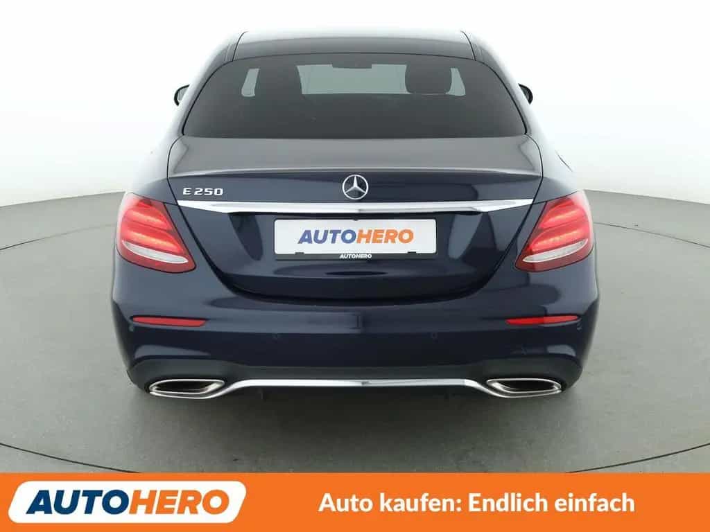 Mercedes-Benz E 250 AMG Line Aut.*LED*BURMESTER*CAM*SHZ*PDC* 08/2017-photo-4