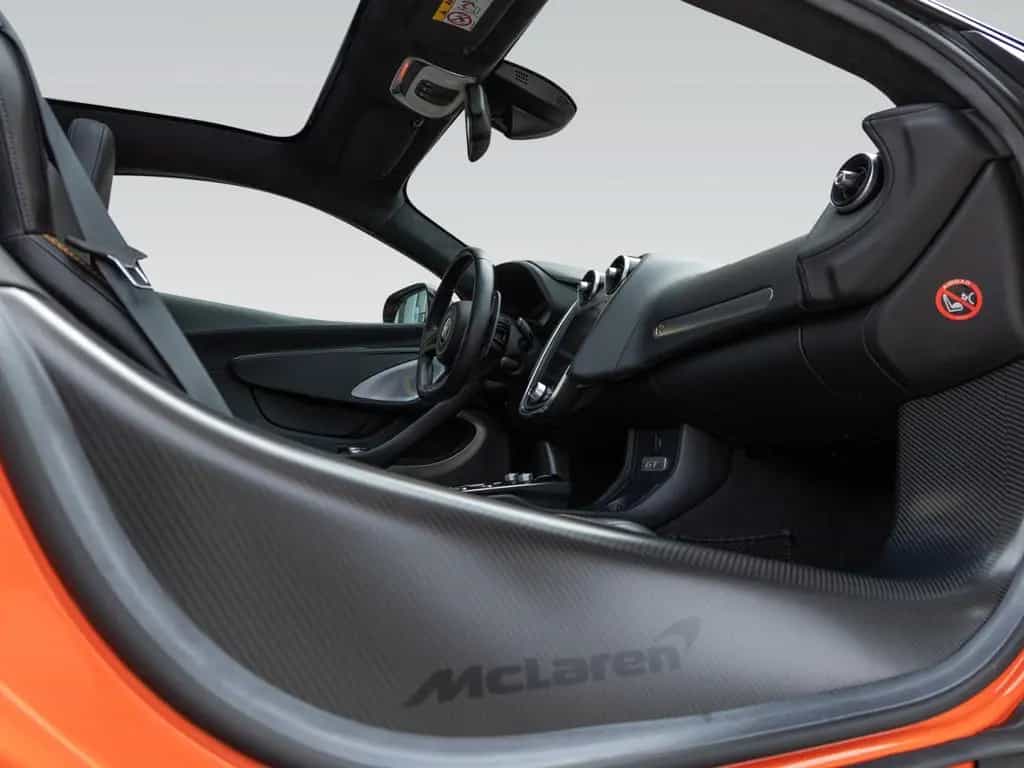 McLaren GT LIFT-B&W-CAMERA-CERAMIK BRAKES-MWST 05/2023-photo-8