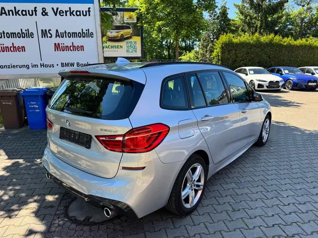BMW 220 Gran Tourer 220 Gran T*MSport*7Sitze*Head Up*Panorama*Kamera 11/2021-photo-4