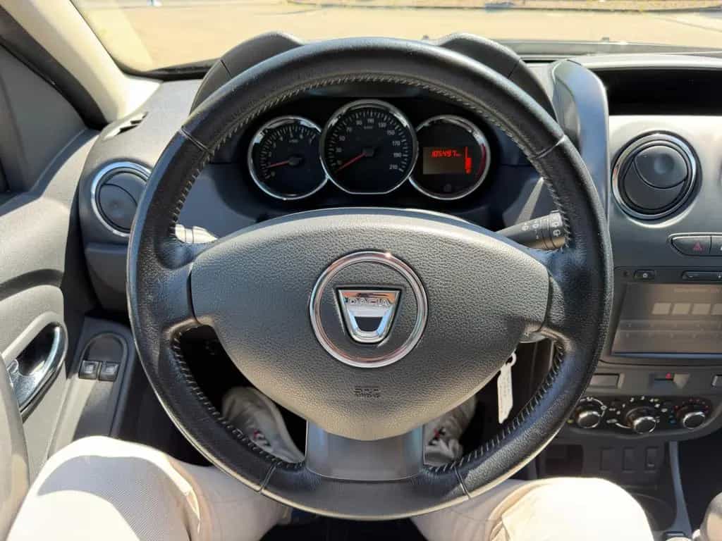Dacia Duster I Laureate 4x2/AHK/NAVI/Tempomat/ 04/2015-photo-12
