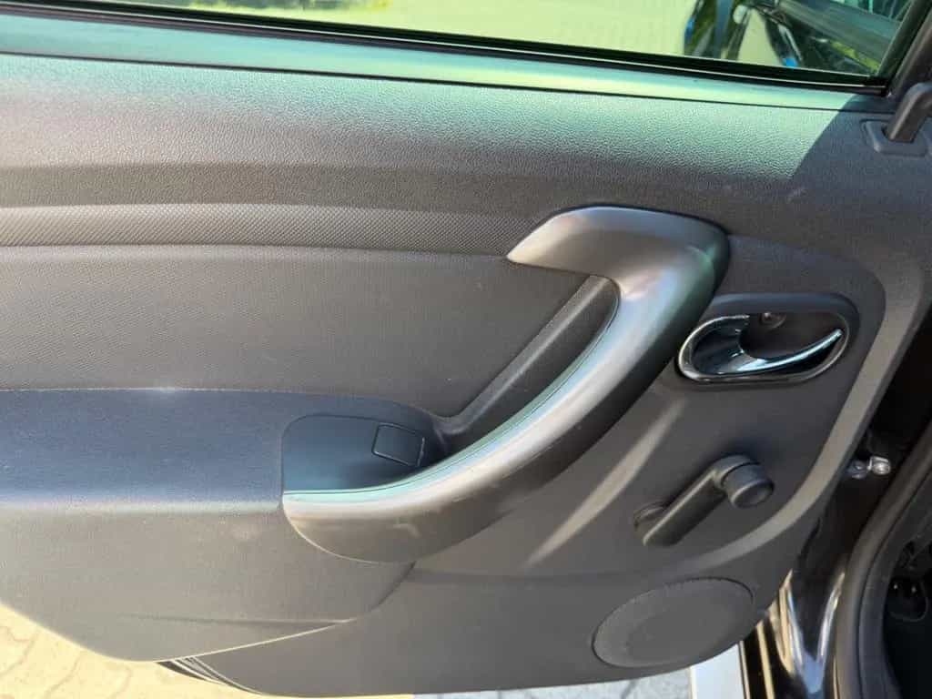 Dacia Duster I Laureate 4x2/AHK/NAVI/Tempomat/ 04/2015-photo-19
