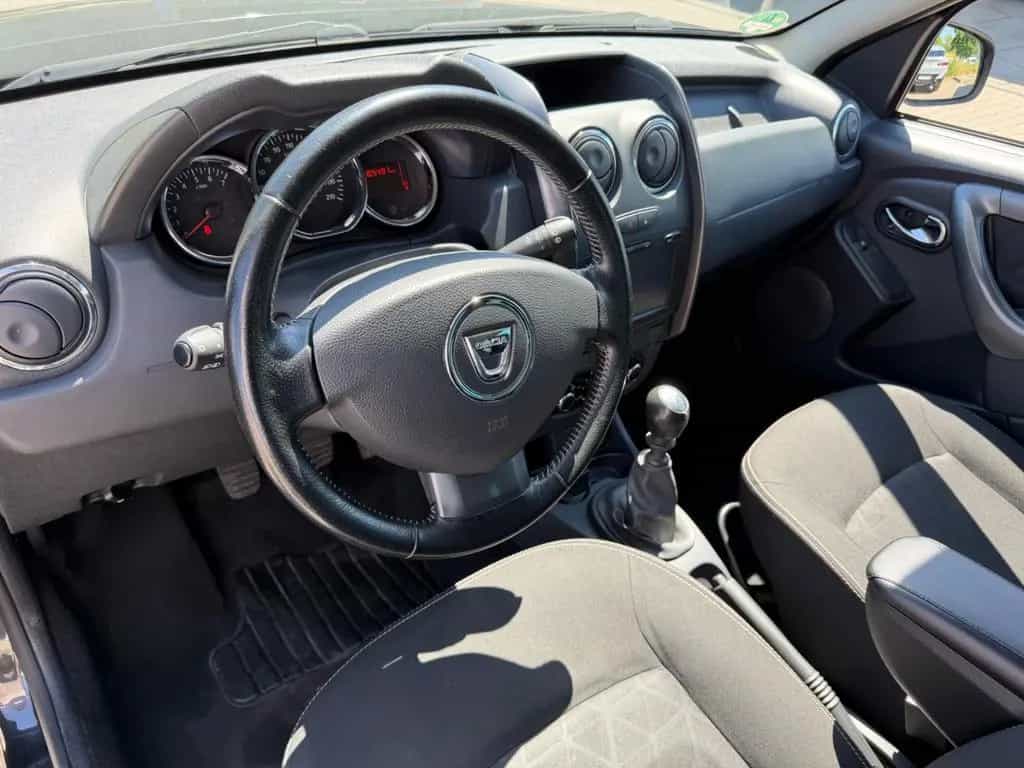 Dacia Duster I Laureate 4x2/AHK/NAVI/Tempomat/ 04/2015-photo-8