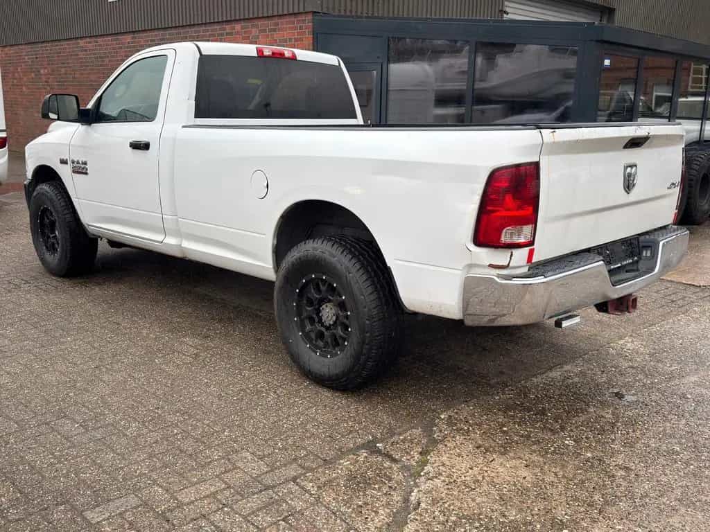 Dodge RAM 2500 REGCAB Pickup Tüv Neu 5,7L V8 Hemi 09/2015-photo-4