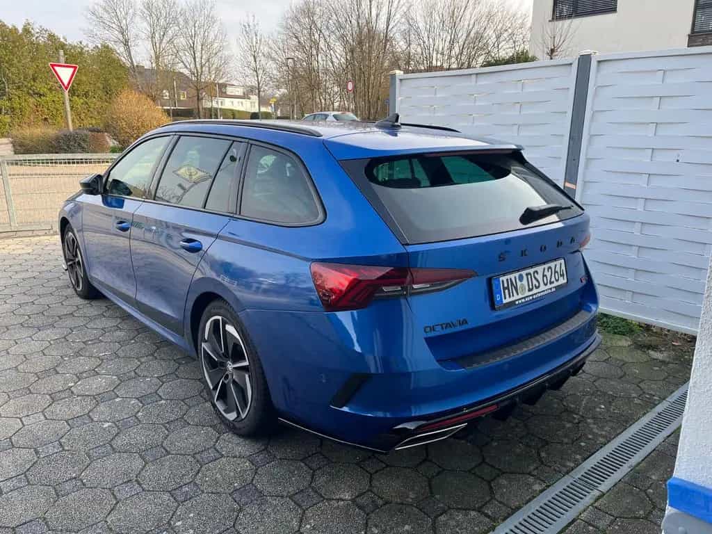 Skoda Octavia 2.0 TSI DSG RS Combi RS 06/2022-photo-1