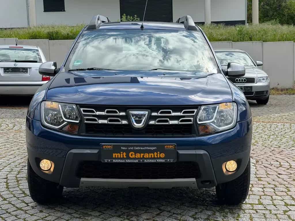 Dacia Duster Laureate 1.6 4x4 Allrad 1.Vorbesitz Klima 10/2016-photo-1