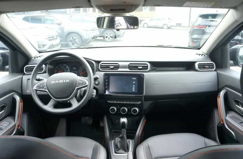 Dacia Duster TCe150AUTOM*Extreme+ NAVI+4 CAM+ALLWETTER 07/2024-photo-16