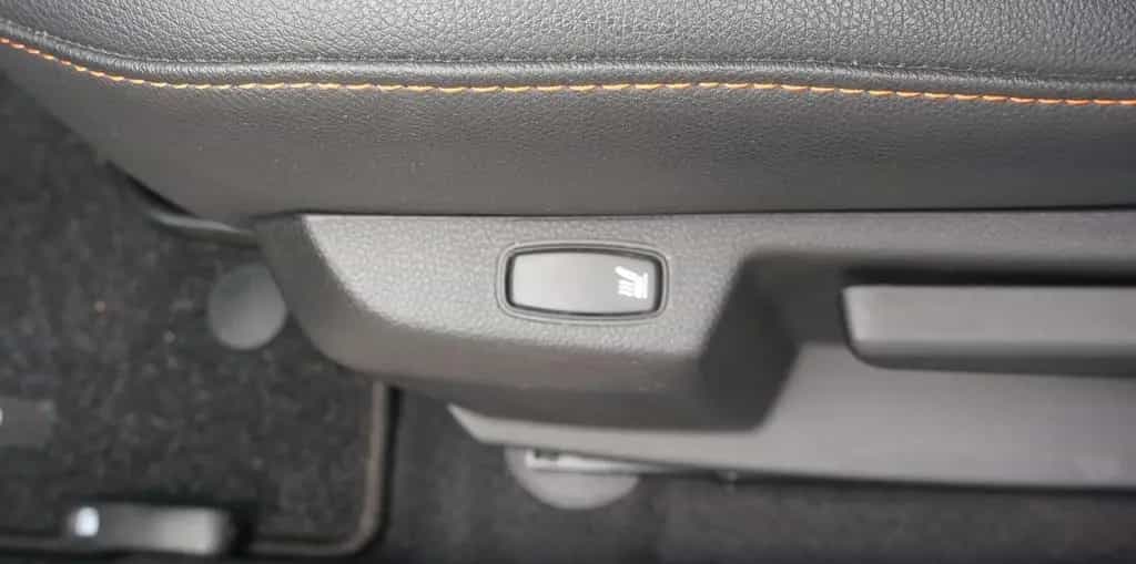 Dacia Duster TCe150AUTOM*Extreme+ NAVI+4 CAM+ALLWETTER 07/2024-photo-8