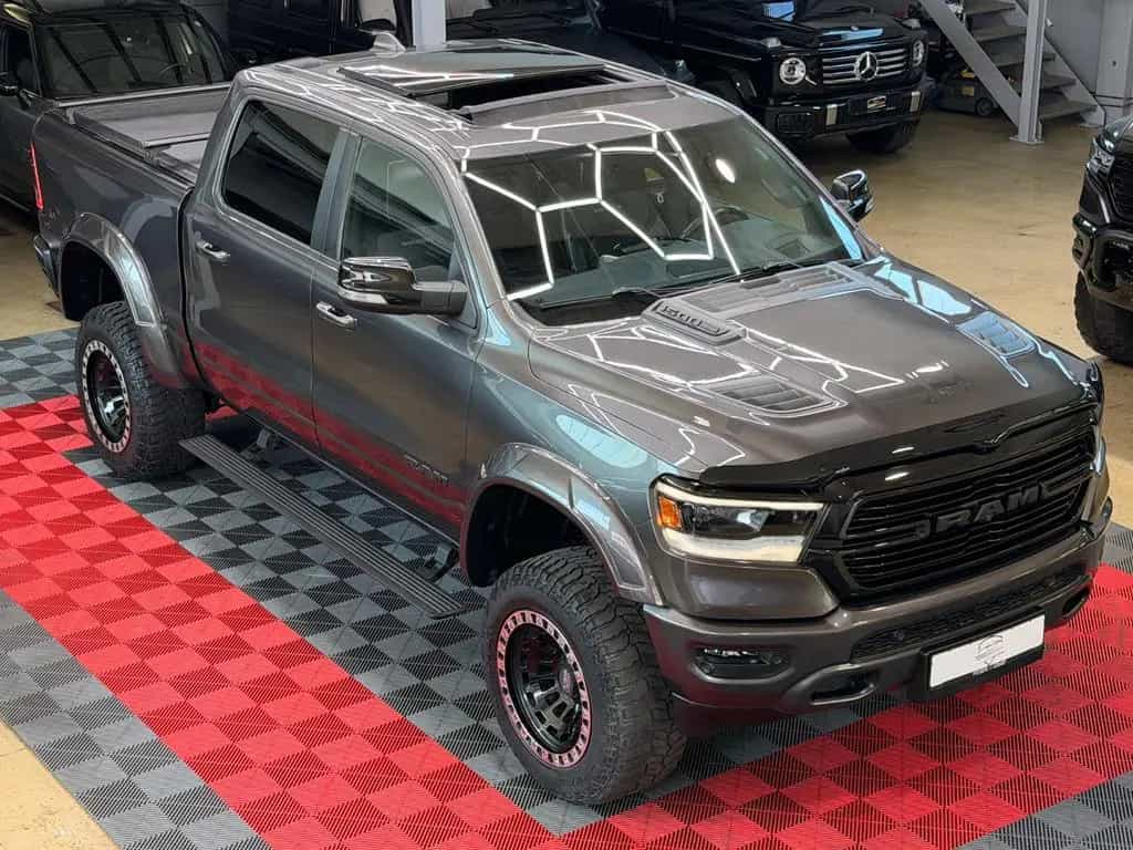 Dodge RAM 1500 5.7 4X4 LARAMIE PANO LPG MonsterTruck 01/2022-photo-1