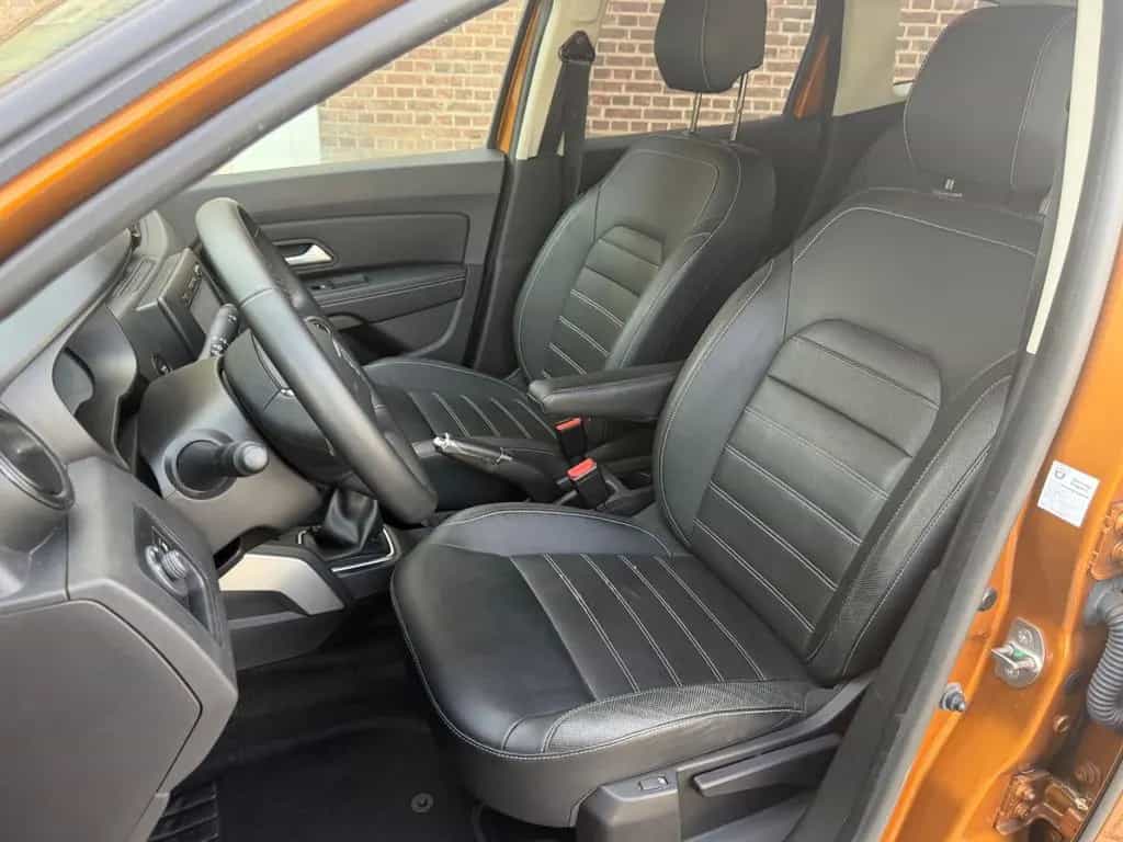 Dacia Duster II Prestige**Inspektion Neu**Leder**Navi* 05/2018-photo-3