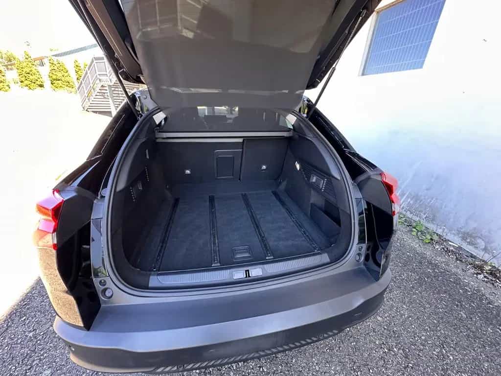 Citroën C5 X PT 130 EAT SHINE Pack 09/2024-photo-31