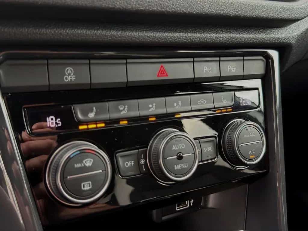 Volkswagen T-Roc Sport 4Motion 2.0 TSI DSG ACC Navi LED SHZ 03/2018-photo-26
