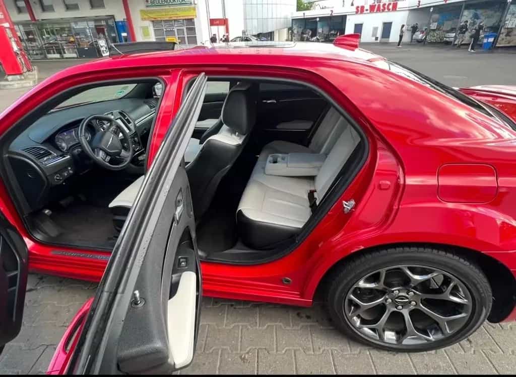 Chrysler 300C 07/2017-photo-4