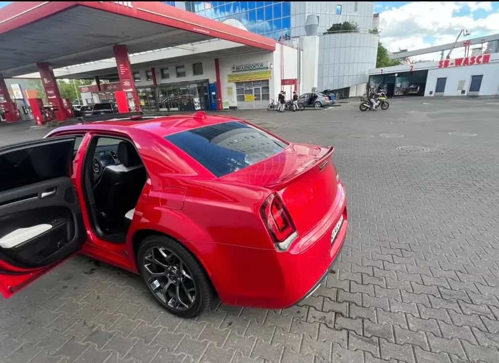 Chrysler 300C 07/2017-photo-5