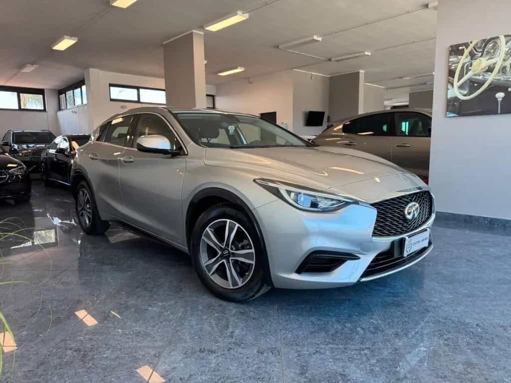 Infiniti Q30 1.5d Sport Edition 110 cv Led Pdc 09/2016-photo-3