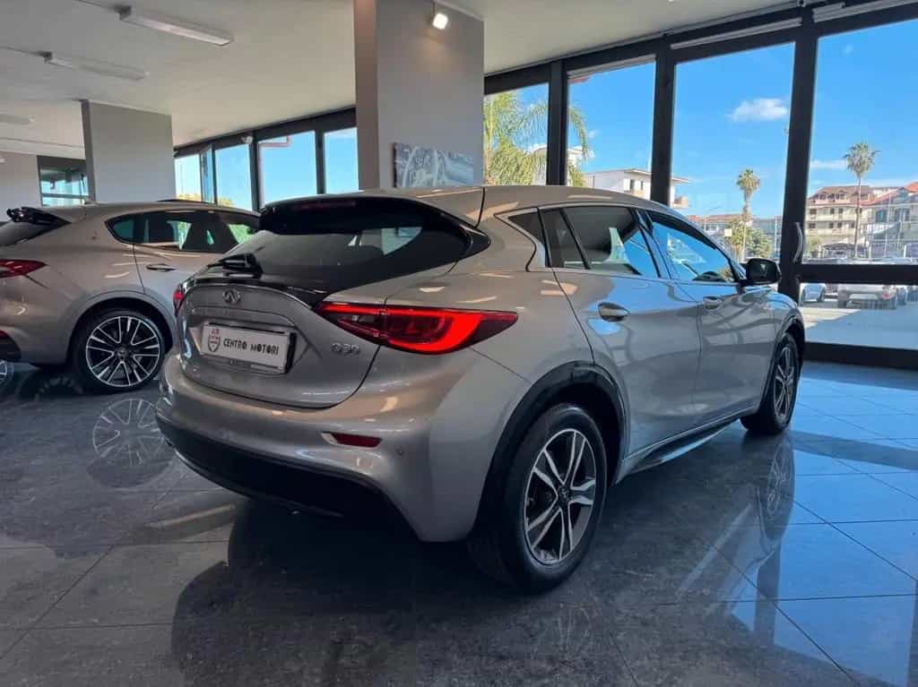 Infiniti Q30 1.5d Sport Edition 110 cv Led Pdc 09/2016-photo-4