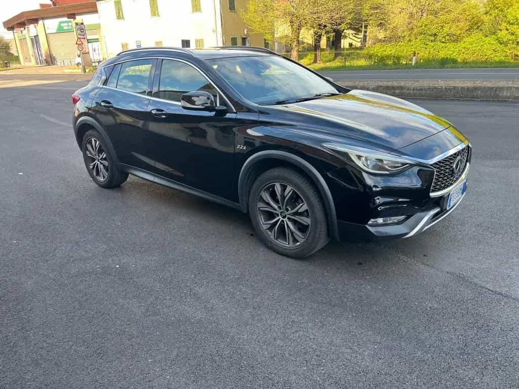 Infiniti Q30 2.2 diesel DCT AWD Premium Tech 07/2016-photo-2