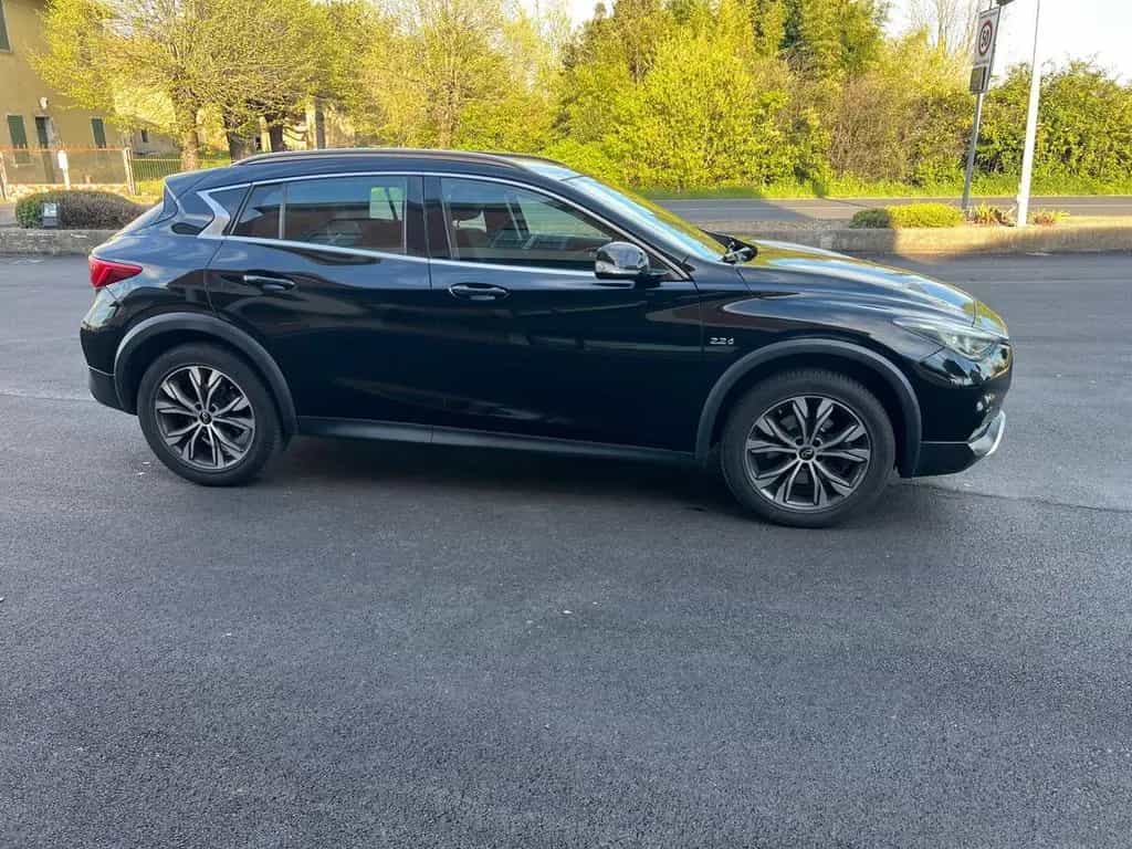 Infiniti Q30 2.2 diesel DCT AWD Premium Tech 07/2016-photo-3