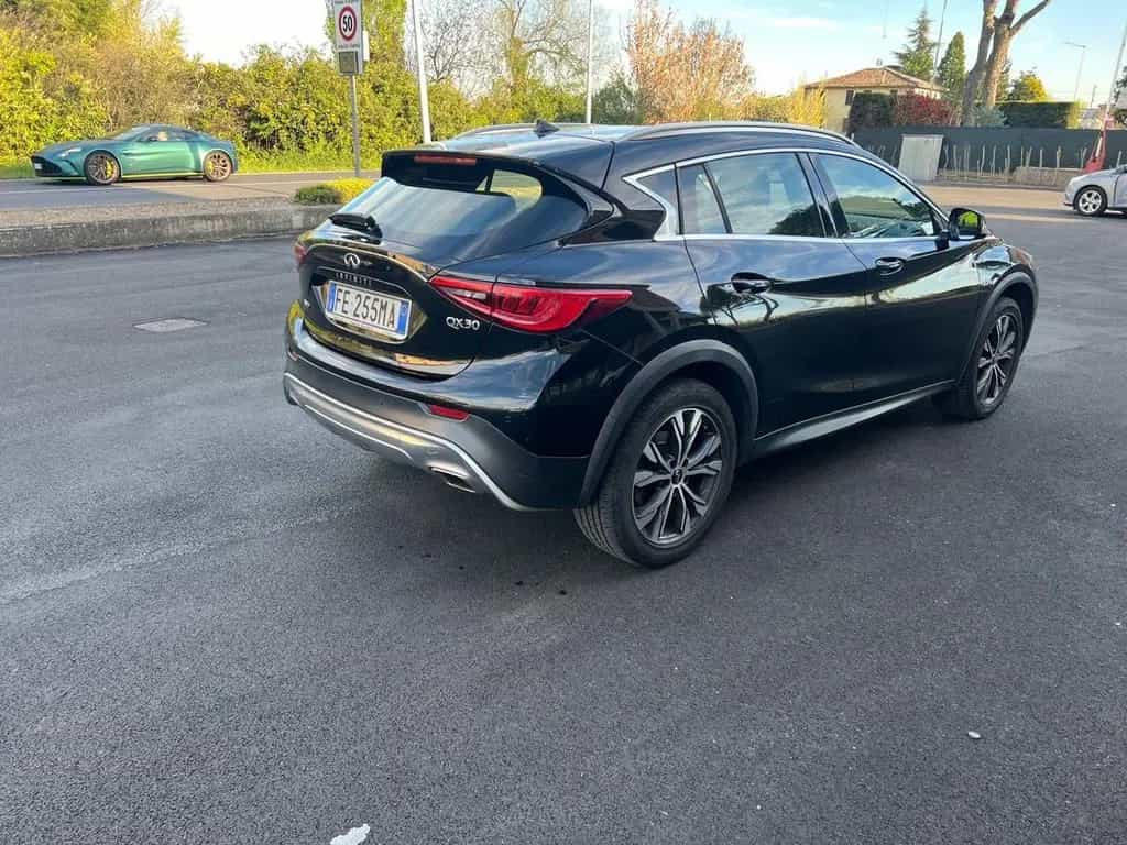 Infiniti Q30 2.2 diesel DCT AWD Premium Tech 07/2016-photo-6